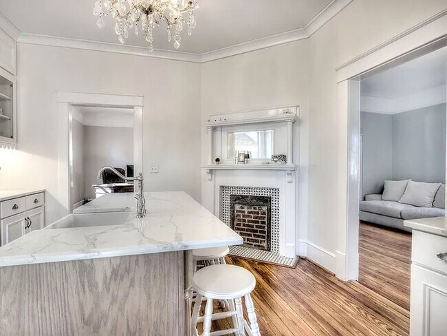 Building Photo - 3 Bedrooms, 2 Bathrooms - Home close to Downtown Rome!