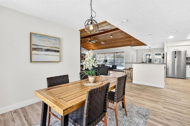 Building Photo - 14252 Trinity Rd