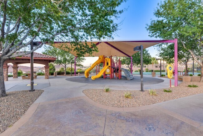 Building Photo - Welcome to your dream home located in the prestigious guard-gated community of Tuscany in Henderson!