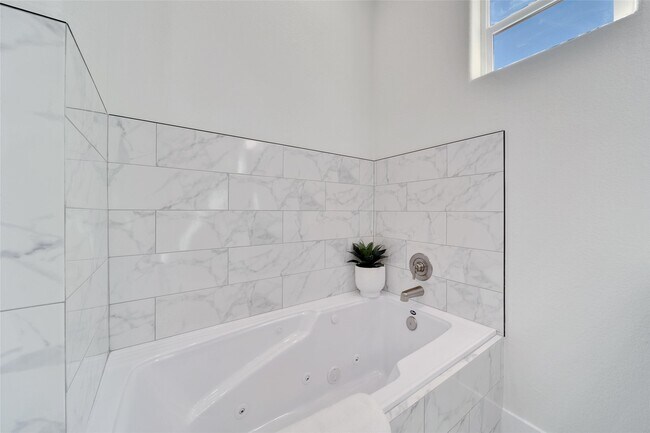 Building Photo - 7611 Athlone Dr