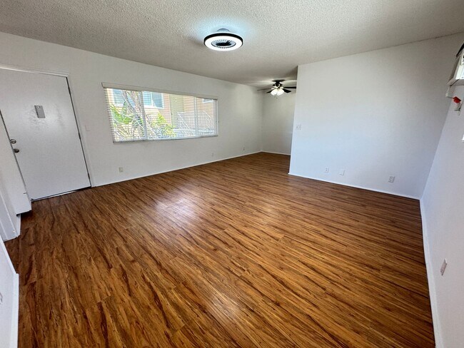 Interior Photo - 11865 Rochester Ave