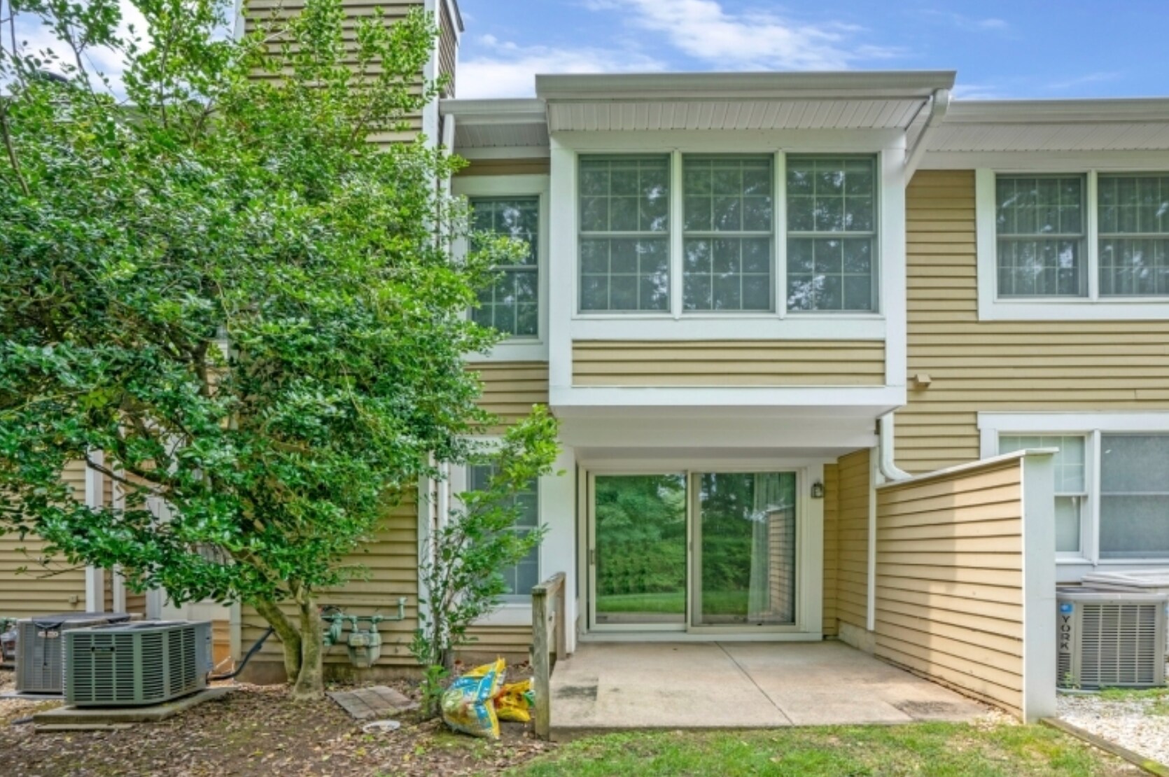 Building Photo - 54 Eton Ct