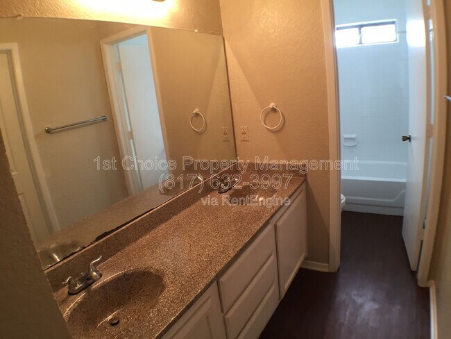 Building Photo - 5821 Fair Wind St