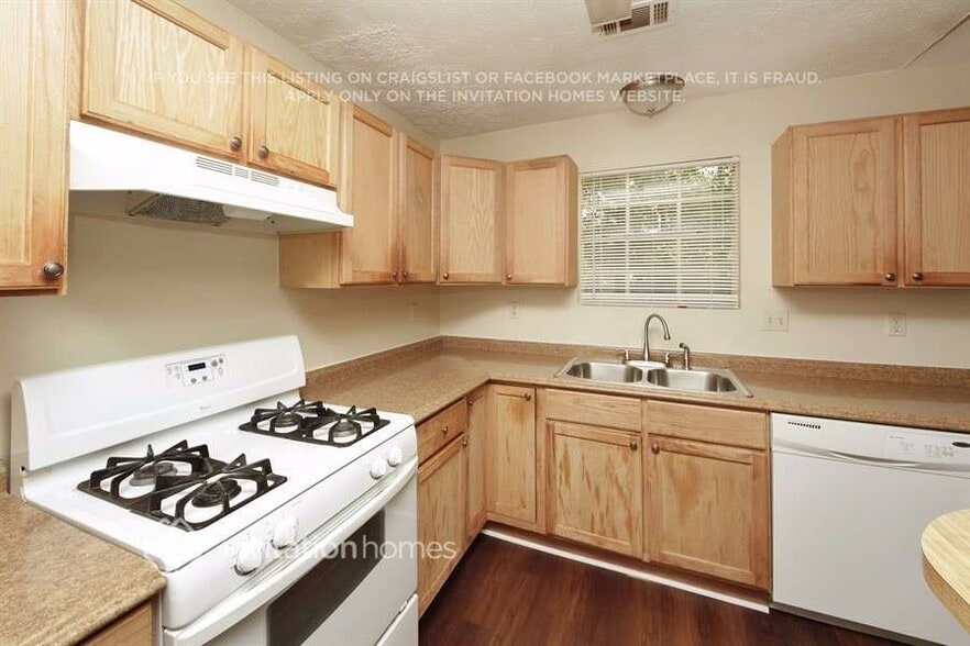 Building Photo - 1467 Shenta Oak Dr