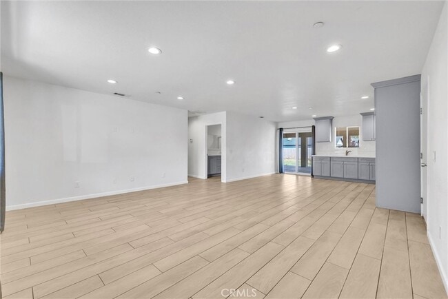 Building Photo - 9321 Sage Ave