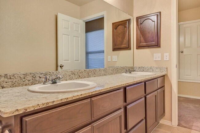 Building Photo - 3925 Hueco Valley Dr