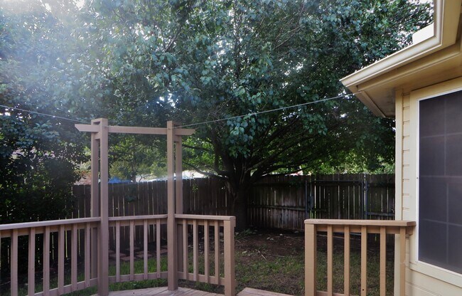 Building Photo - 3 Bedroom 2 Bathroom Parkview Estates Home