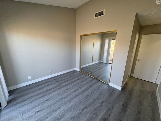 Building Photo - COZY 2 BEDROOM CONDO IN 89110 WITH 2 BALCONYS