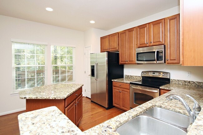 Building Photo - Pet-Friendly Townhome Near UVA Medical Center