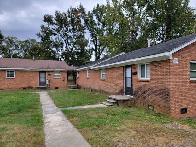 Primary Photo - 2 Bedroom Apartment!