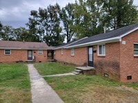 Building Photo - 2 Bedroom Apartment!