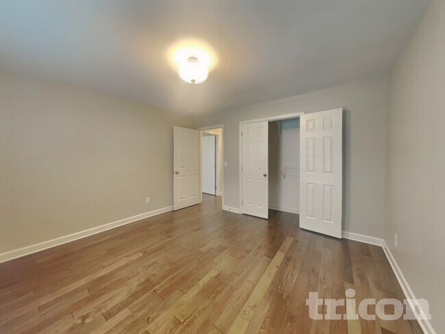 Building Photo - 424 Mya Marie Dr