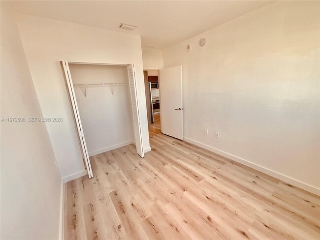 Building Photo - 1600 SW 1st Ave