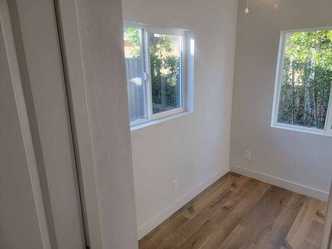 Building Photo - 7401 Valaria Dr