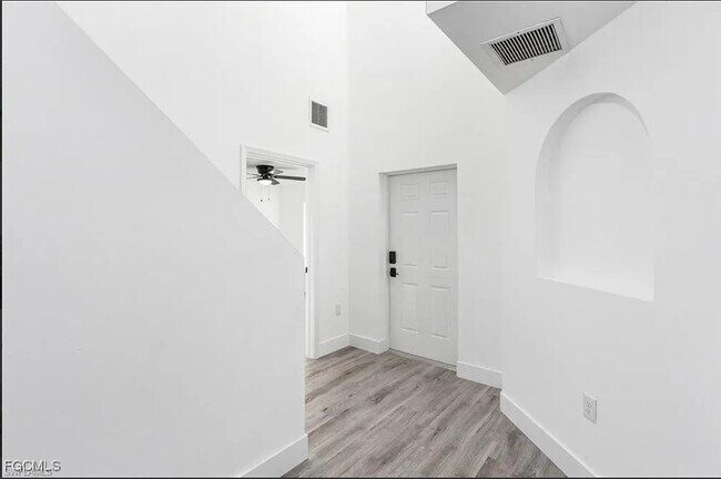 Building Photo - 306 Shadow Lakes Dr