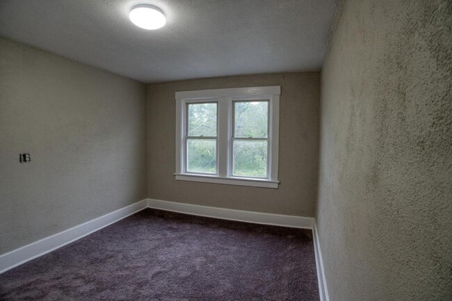 Building Photo - 4013 Bell St
