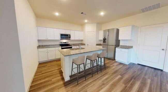 Building Photo - 15043 Ronan Dr