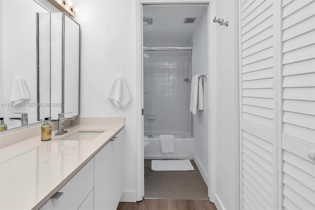 Building Photo - 1865 Brickell Ave