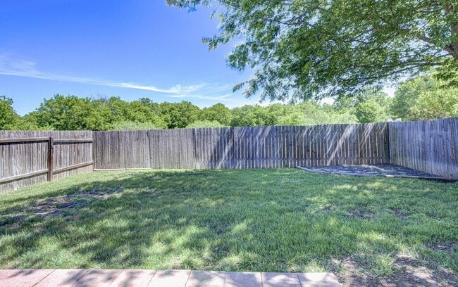 Building Photo - 8417 Twiggy Ln