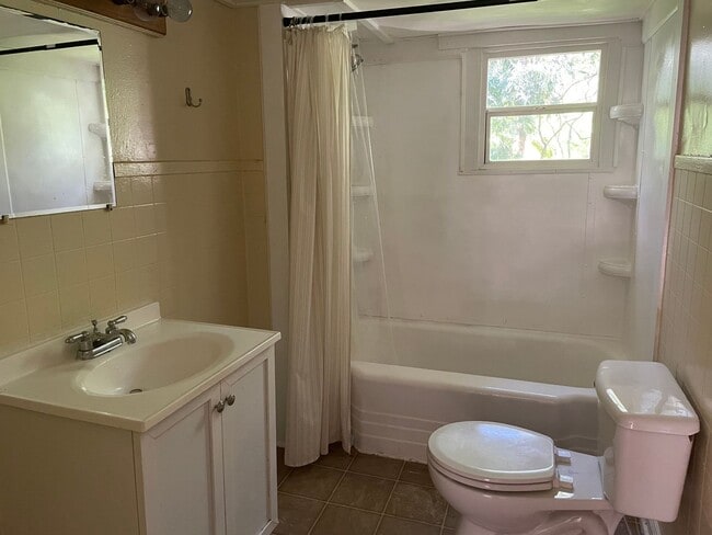 Building Photo - 1115 Macon Hwy