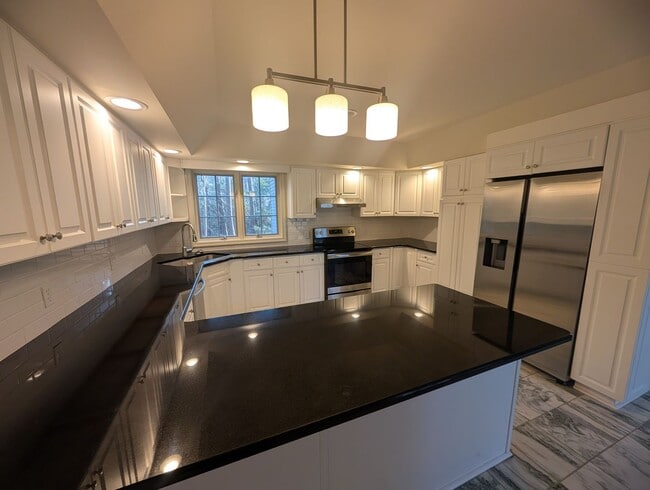 Building Photo - 8522 Croaker Rd