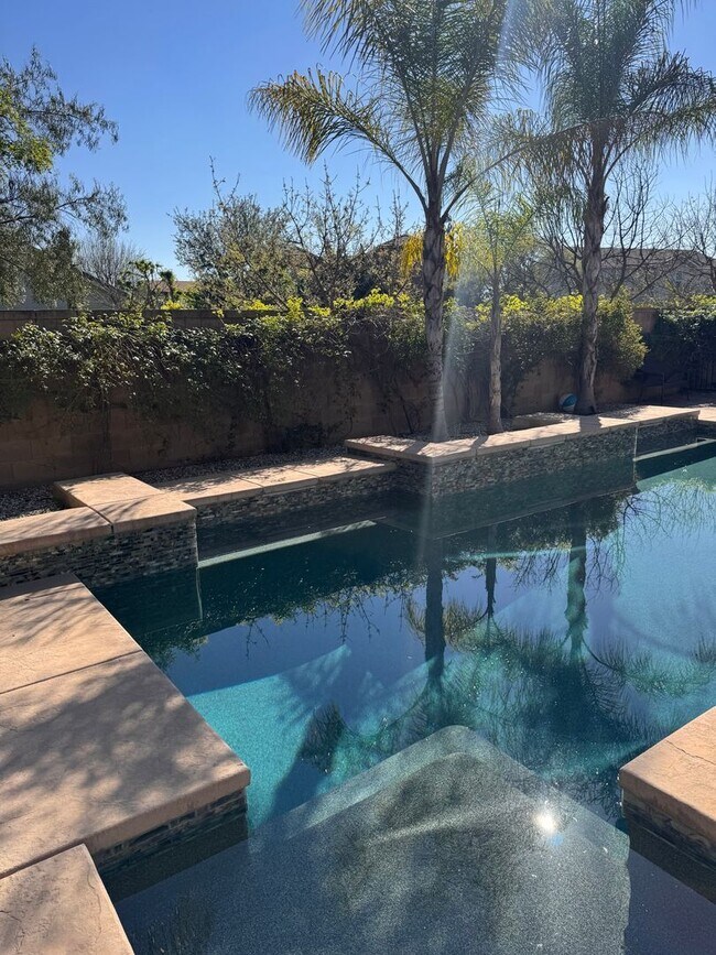 Building Photo - Beautiful single family home