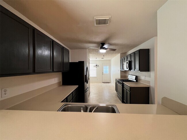 Building Photo - 710 Cape Cottage Ln