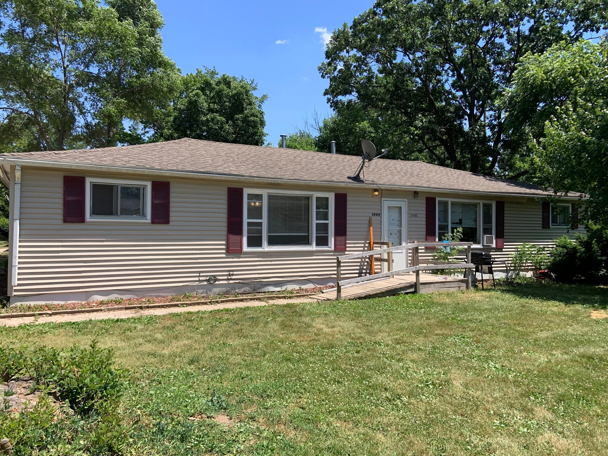 Building Photo - 29819 Meadow Dr