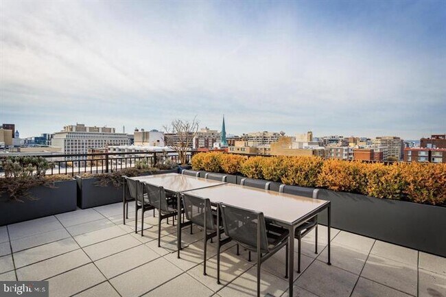 Building Photo - 1011 M St NW