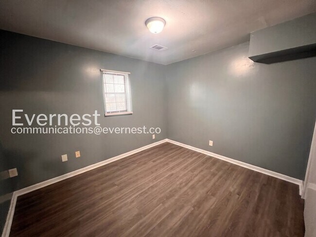Building Photo - 5801 W 59th St