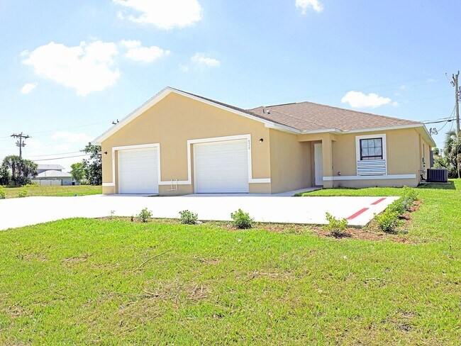 Primary Photo - Cape Coral 828