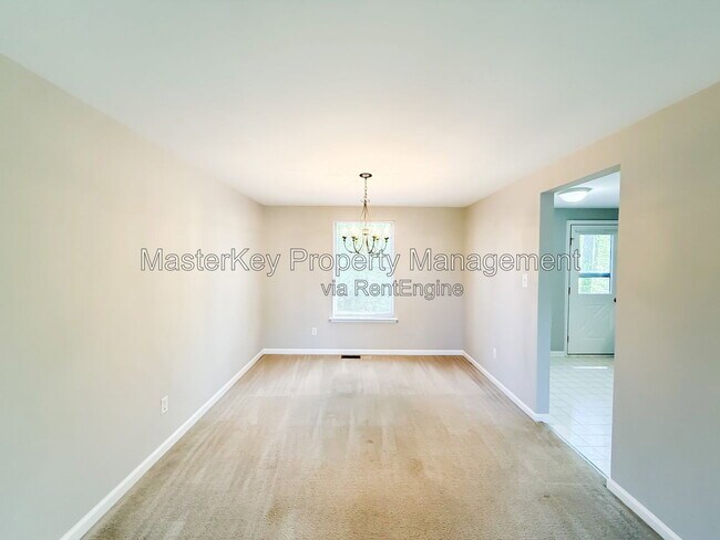 Building Photo - 704 E Dynasty Dr