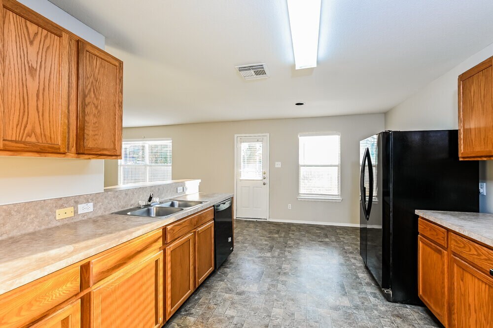 Building Photo - 7727 Painted Desert Dr
