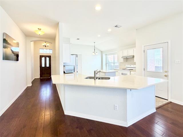 Building Photo - 2913 Dover Dr