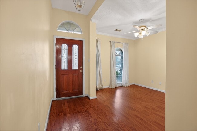 Building Photo - 12530 Meadowglen Dr