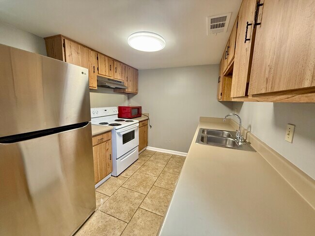 Building Photo - 1413 Central Ave