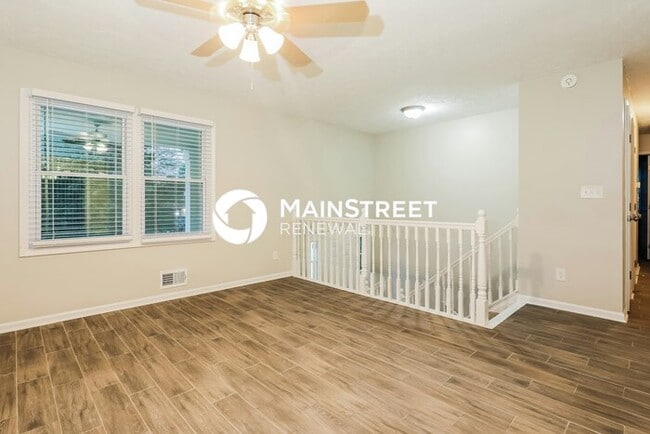 Building Photo - 3 Bedroom Pet-Friendly Home in COLLEGE PAR...