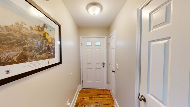 Building Photo - $500 OFF 1st Month's Rent if Leased by 07/...