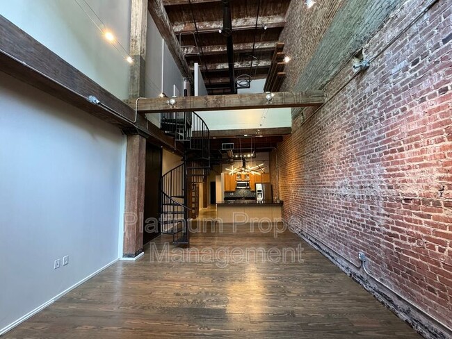 Building Photo - 326 Nelson St SW