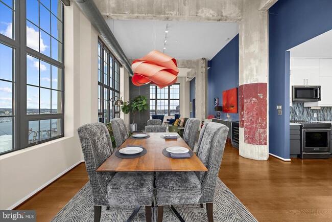 Building Photo - 1200 Steuart St