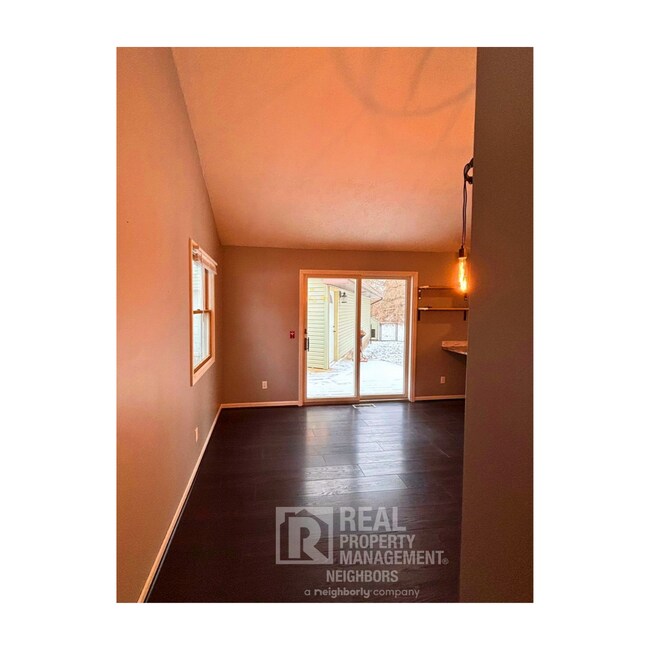 Building Photo - Beautiful 3 Bedroom, 2 Bathroom Home in Clarksville, MI