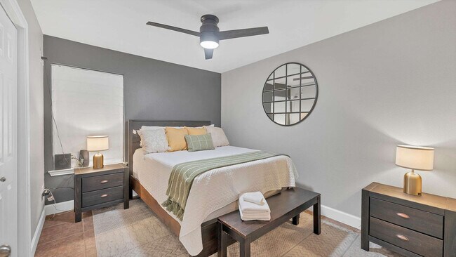 Building Photo - 730 E Mather St