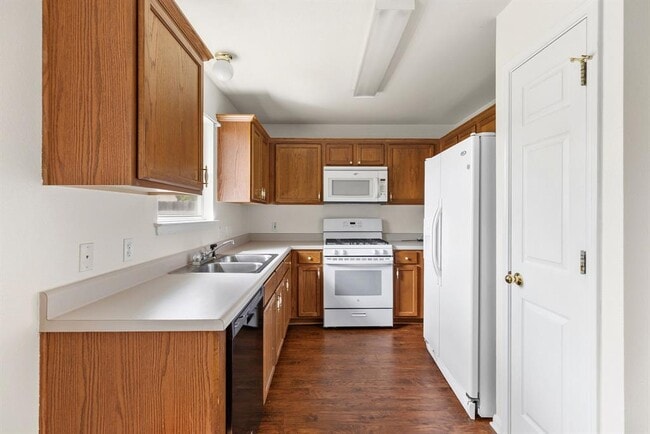 Building Photo - 106 Wisteria Dr