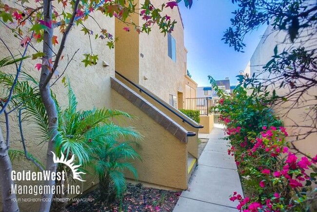 Building Photo - Charming 2Bdm 2Ba Condo in The Venetian Co...