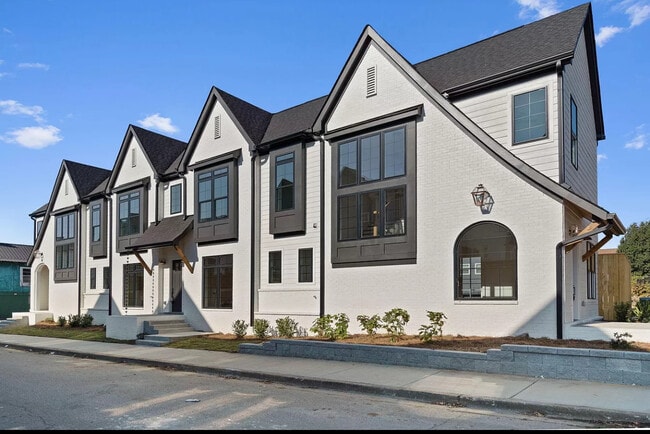 Building Photo - 1733 Read Ave