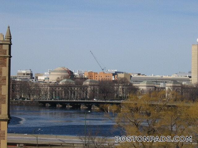 Building Photo - 583 Beacon St