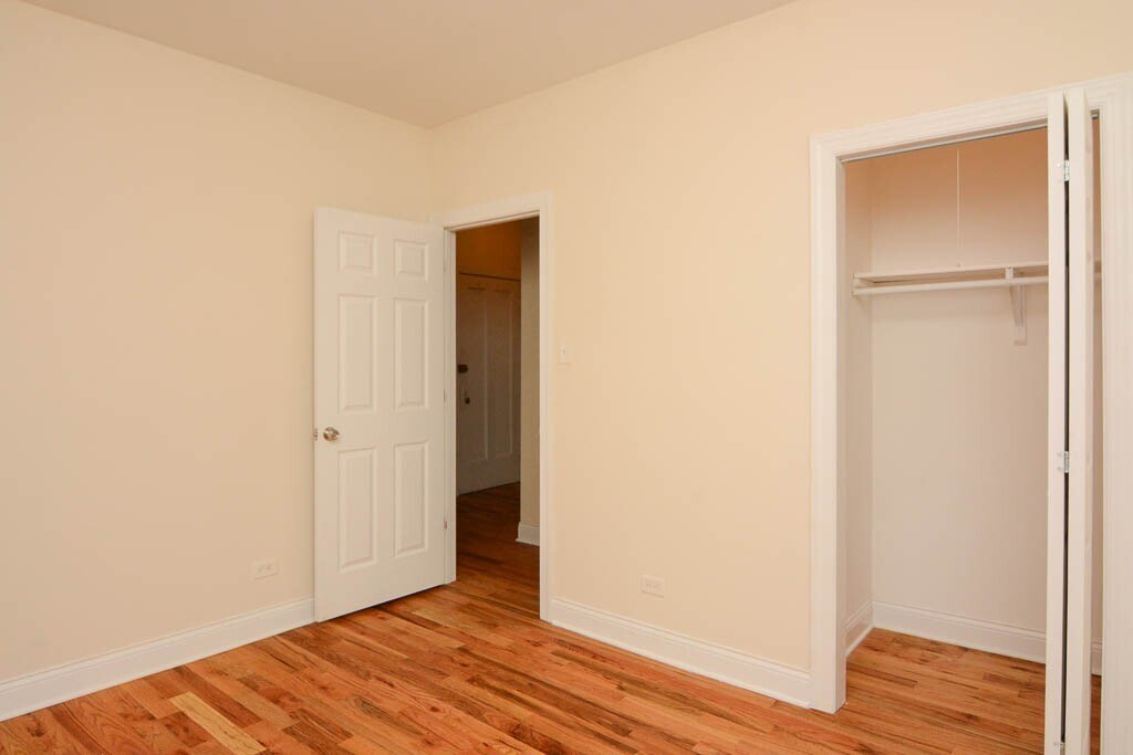 Building Photo - 629 W Cornelia Ave