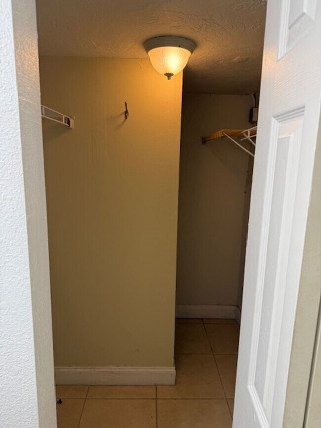 Building Photo - Gorgeous Sunset views. 2 bedroom 2 bath condo