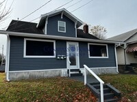 Building Photo - 218 E 7th St