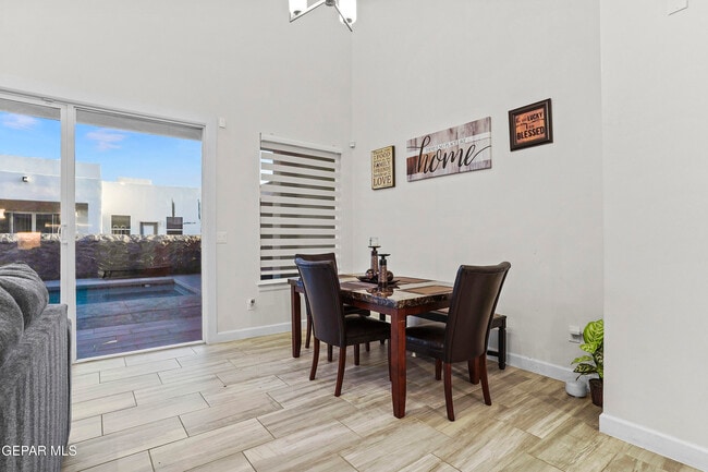 Building Photo - 12308 Desert Heights Ct